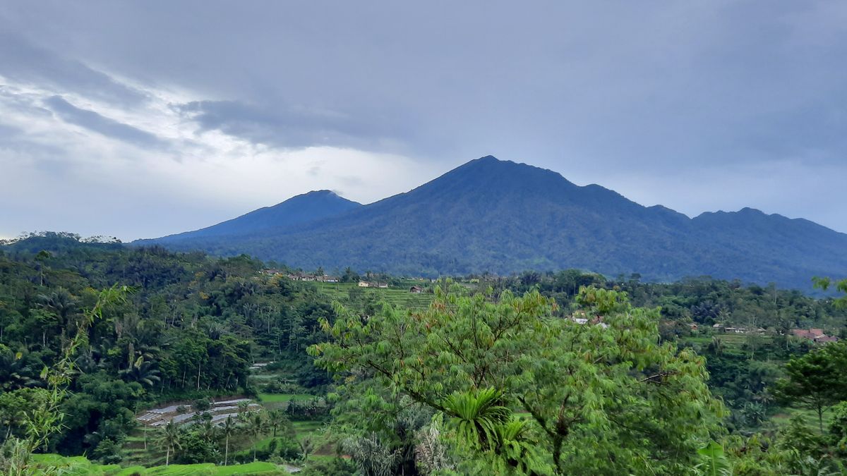 Pemandangan Alam Desa Cidugaleun